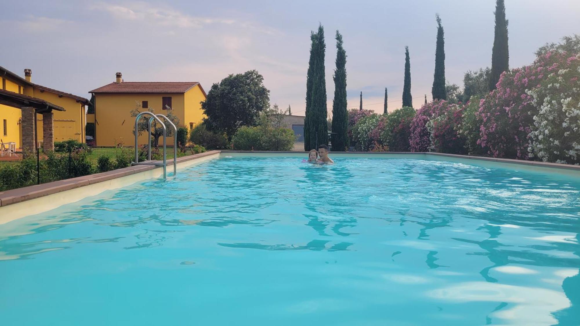 Agriturismo Podere Casalone Limite Экстерьер фото