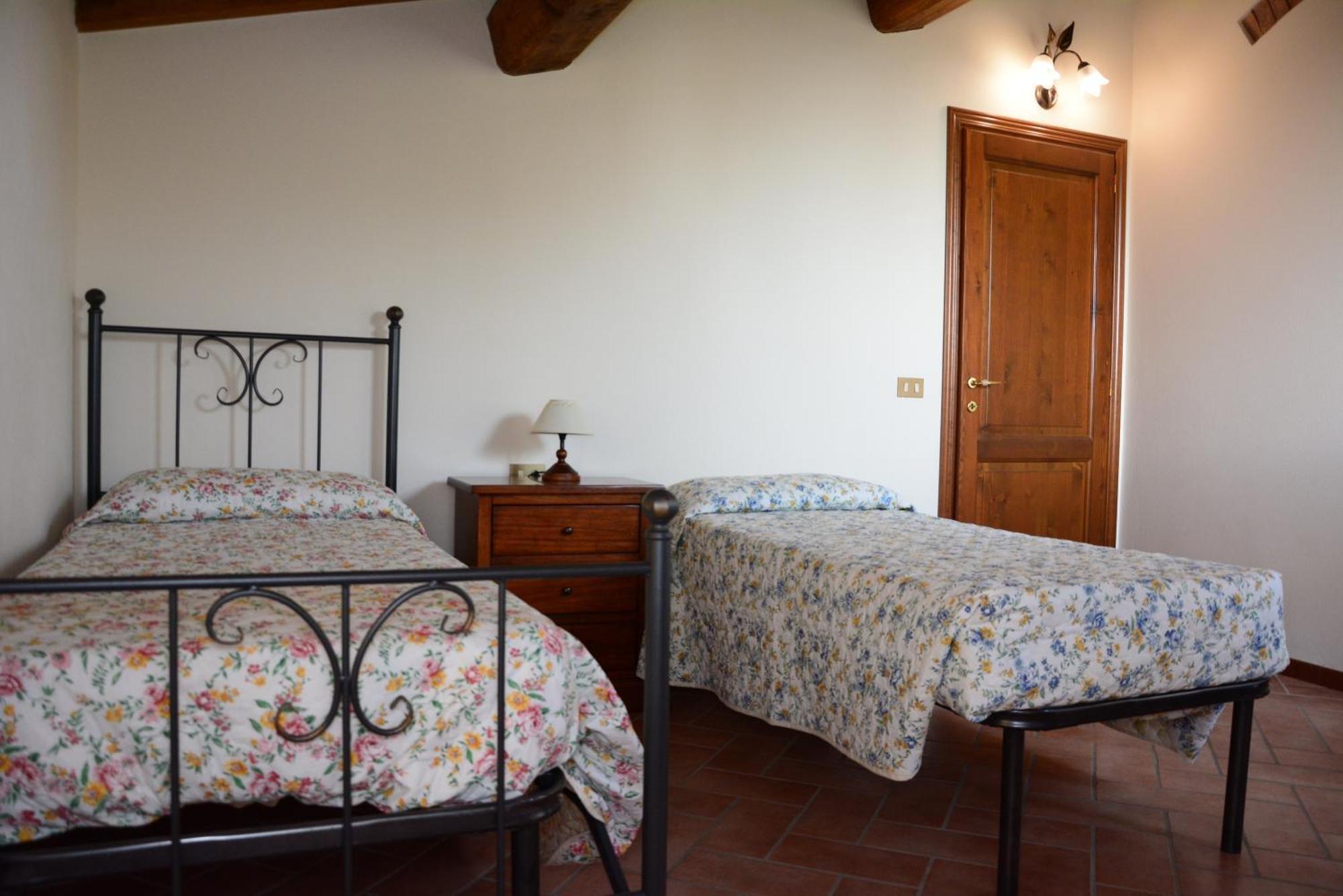 Agriturismo Podere Casalone Limite Экстерьер фото