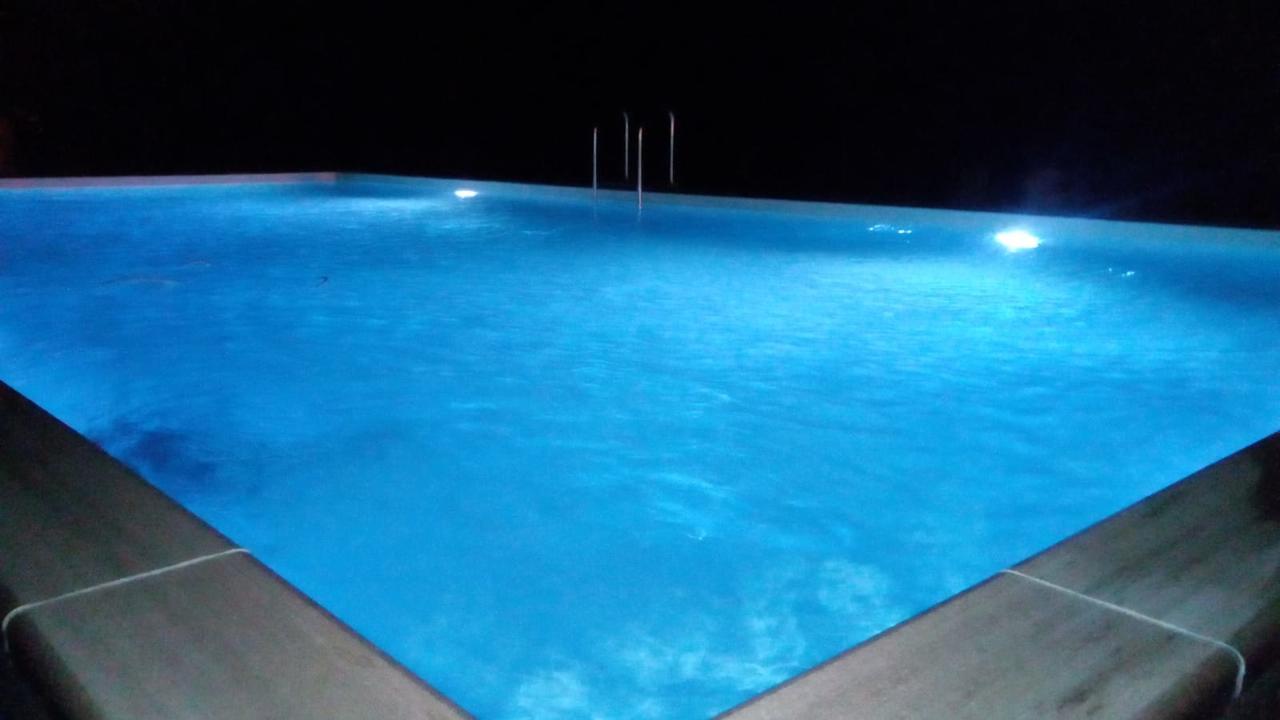 Agriturismo Podere Casalone Limite Экстерьер фото